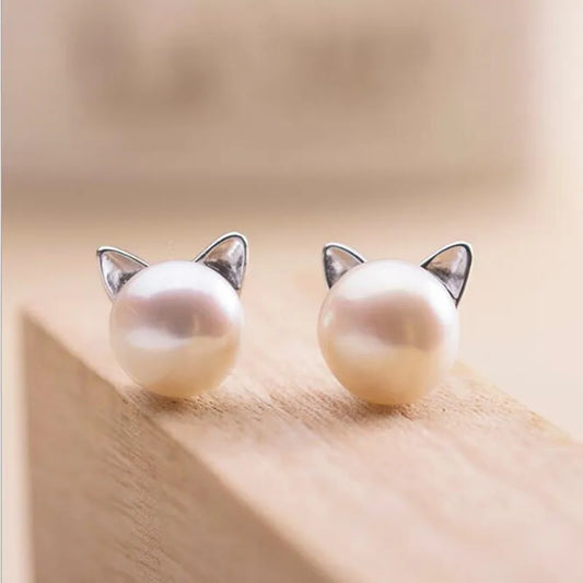 Tori | Pearl Cat Earrings